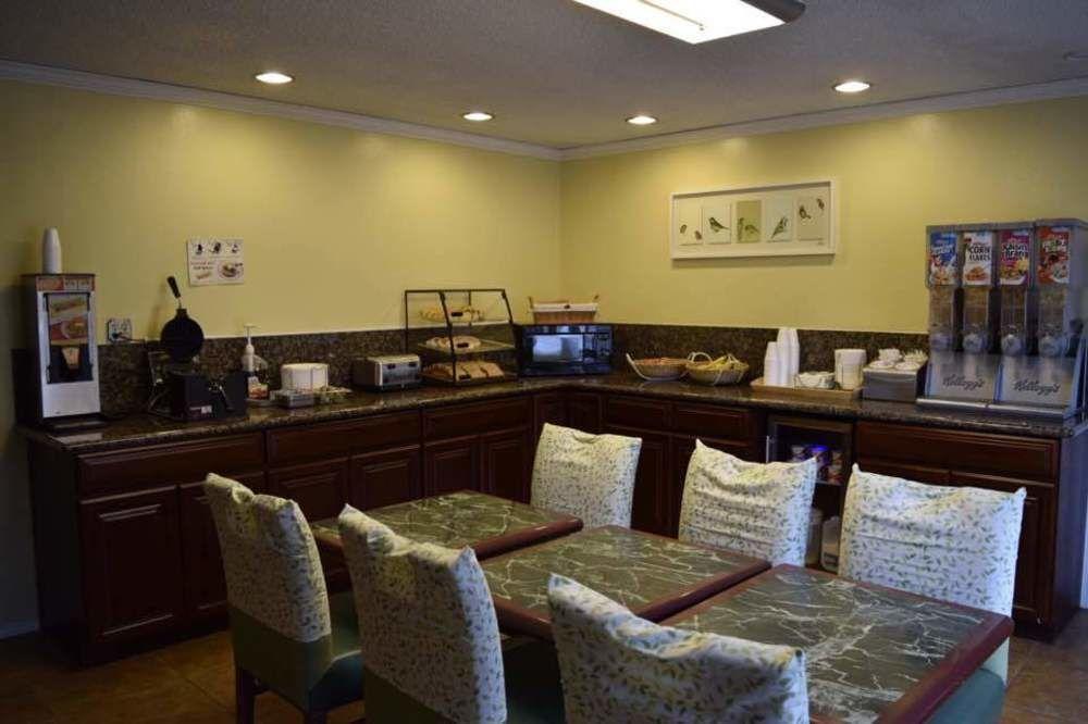 Olympic Inn & Suites Aberdeen Bagian luar foto
