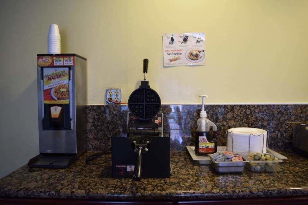Olympic Inn & Suites Aberdeen Bagian luar foto