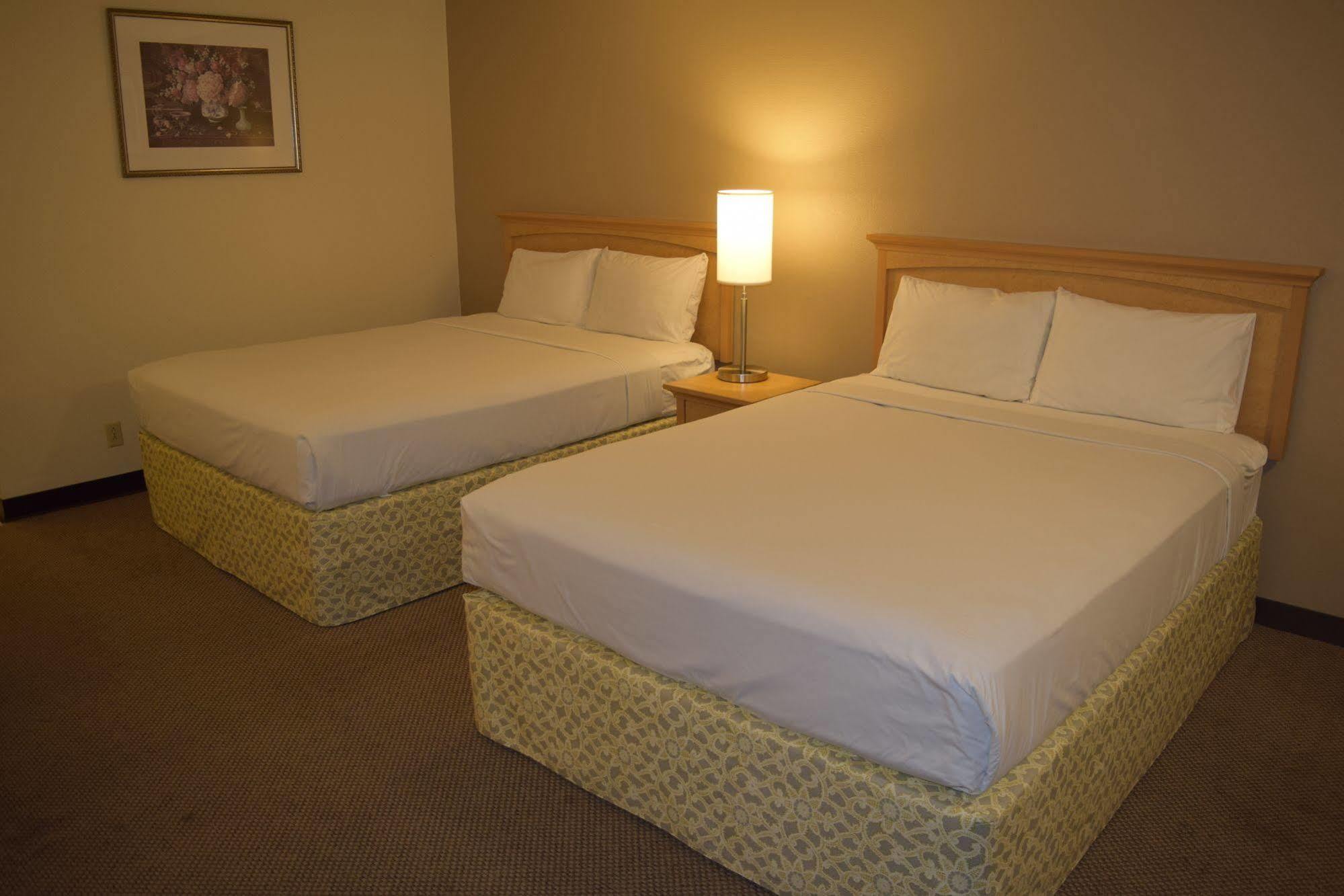 Olympic Inn & Suites Aberdeen Bagian luar foto