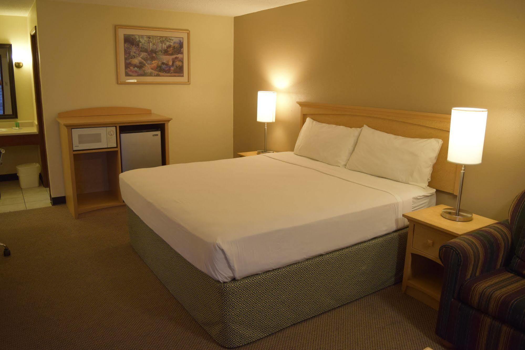 Olympic Inn & Suites Aberdeen Bagian luar foto